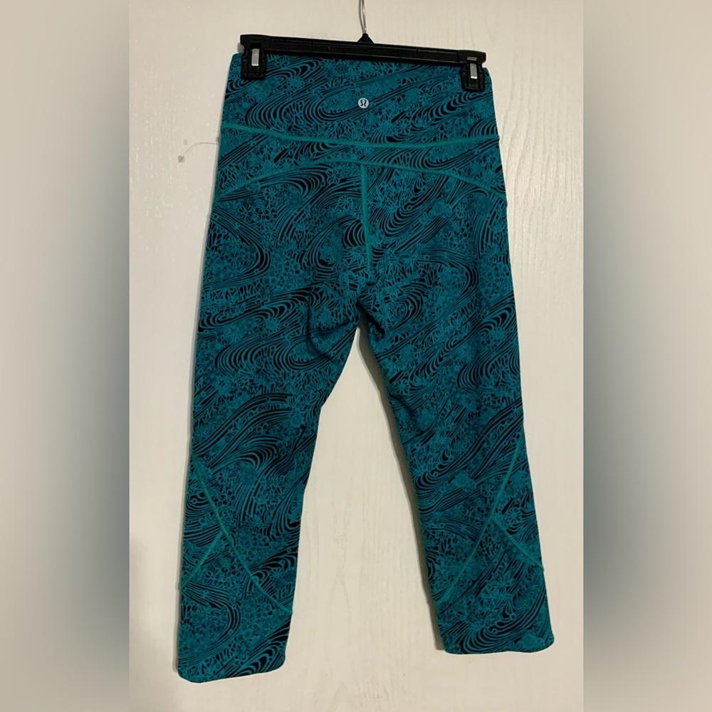 Lululemon In Movement Crop
*Everlux 19"
Kitakami Spirit Green Black - Picture 4 of 7